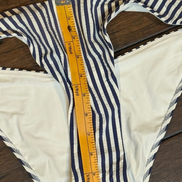 Lululemon Seersucker Triangle Swim Top and bottom*A/B Cup both size 10 - Picture 5 of 9